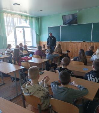 /Files/images/vihovna_23-24/поліцейський.jpg
