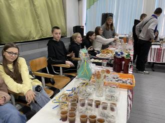 /Files/images/vihovna_23-24/ярмарка6.jpg