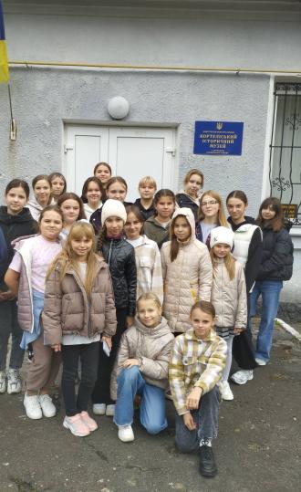 /Files/images/vihovna_robota/vihovna_robota_23-24/кортеліси.jpg